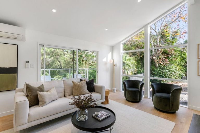 Photo of property in 34 Peach Road, Glenfield, Auckland, 0629