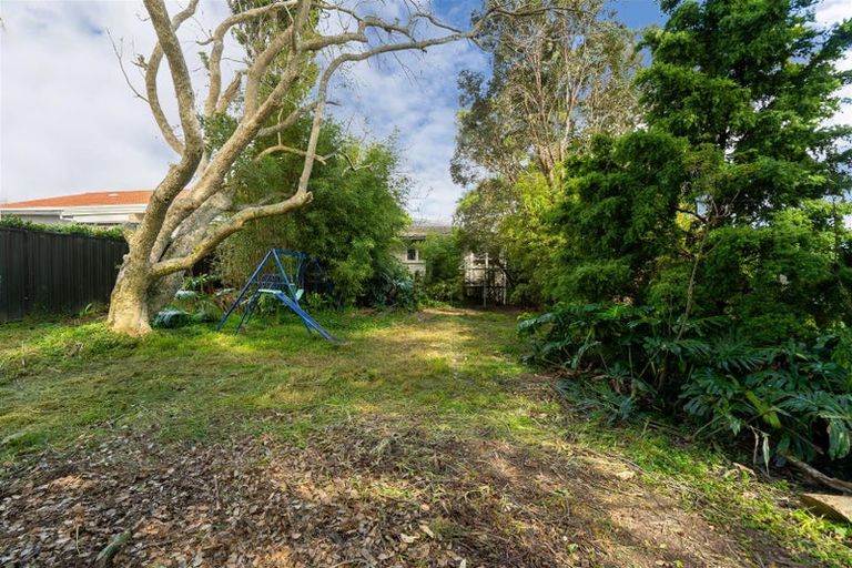 Photo of property in 97 Archibald Road, Kelston, Auckland, 0602
