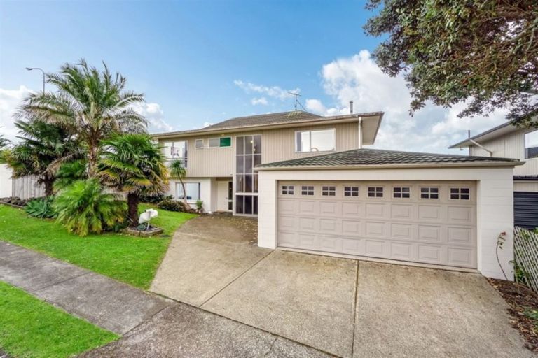Photo of property in 1/371 East Coast Road, Mairangi Bay, Auckland, 0630