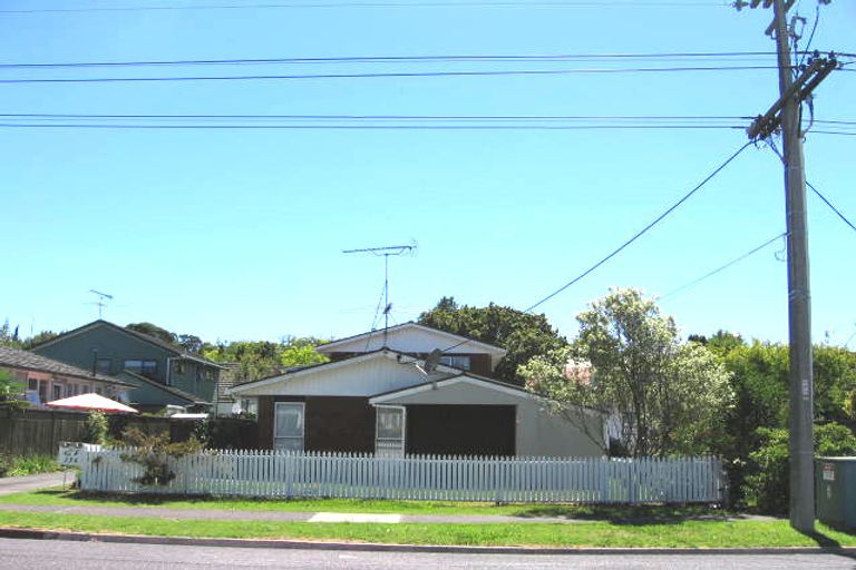 Photo of property in 1/136a Nile Road, Milford, Auckland, 0620