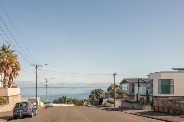 Photo of property in 35 Beach Street, Fitzroy, New Plymouth, 4312