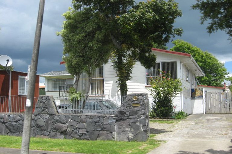 Photo of property in 15 Carbery Place, Manurewa, Auckland, 2102