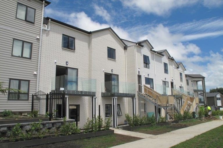 Photo of property in 6/4 Wallson Crescent, Wiri, Auckland, 2104