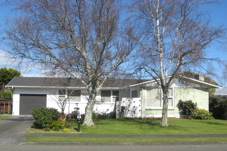 Photo of property in 32 Marlborough Street, Levin, 5510