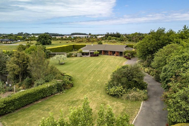 Photo of property in 18 Cedar Place, Amberley, 7410