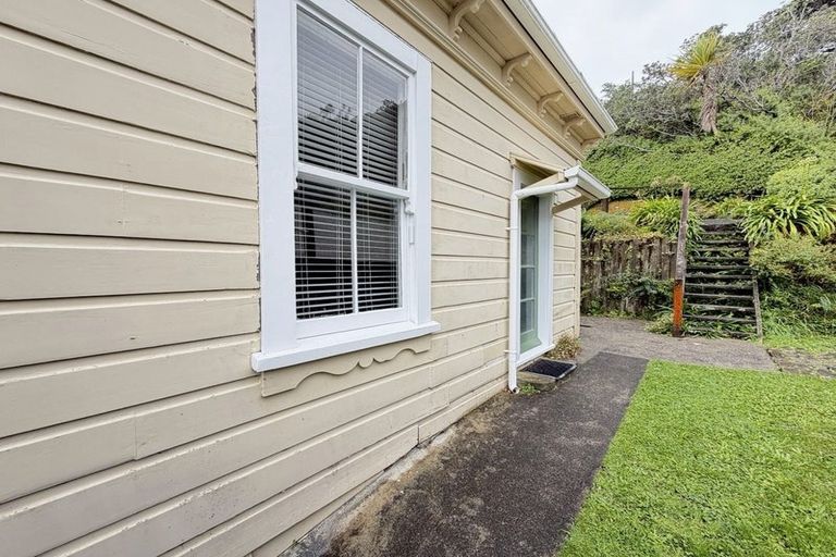 Photo of property in 37 Connaught Terrace, Brooklyn, Wellington, 6021