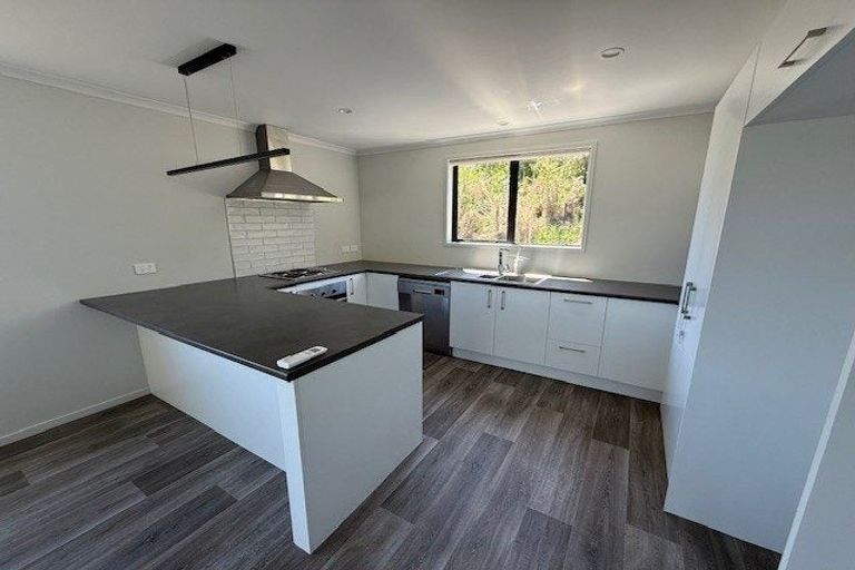 Photo of property in 16 Wrybill Way, Welcome Bay, Tauranga, 3112