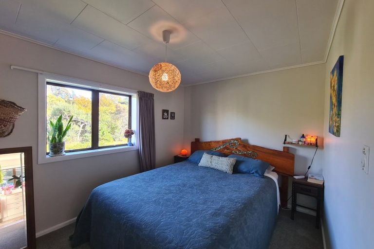 Photo of property in 15 Driving Creek Road, Coromandel, 3506