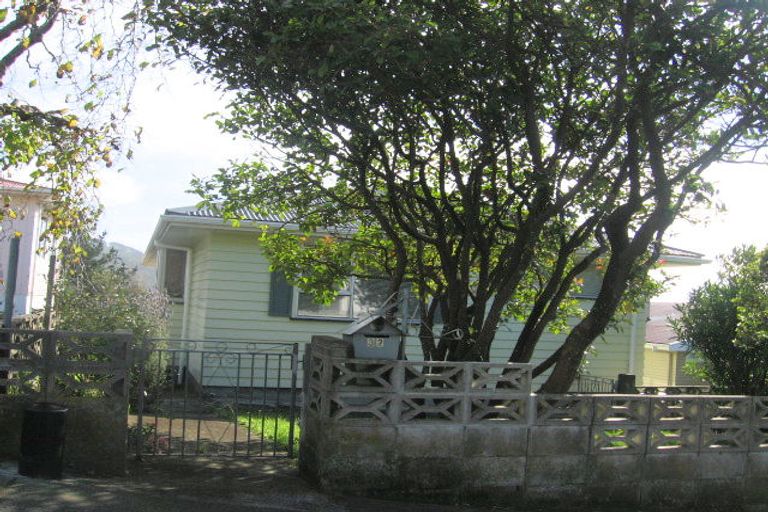 Photo of property in 32 Ernest Street, Ranui, Porirua, 5024