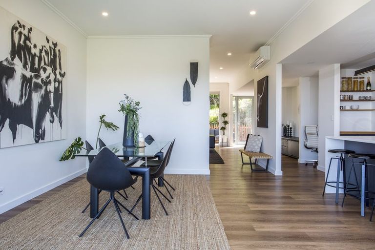 Photo of property in 8b Huka Road, Birkenhead, Auckland, 0626