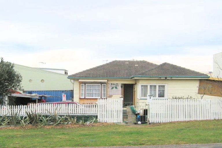 Photo of property in 2 Tahi Street, Frankton, Hamilton, 3204