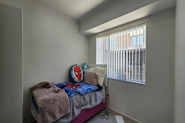 Photo of property in 28 Robert Ross Place, Clendon Park, Auckland, 2103