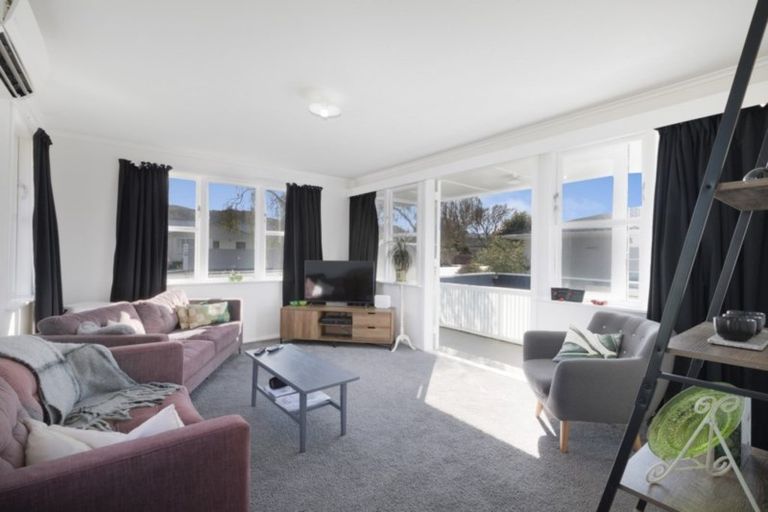 Photo of property in 1/400 Fergusson Drive, Heretaunga, Upper Hutt, 5018