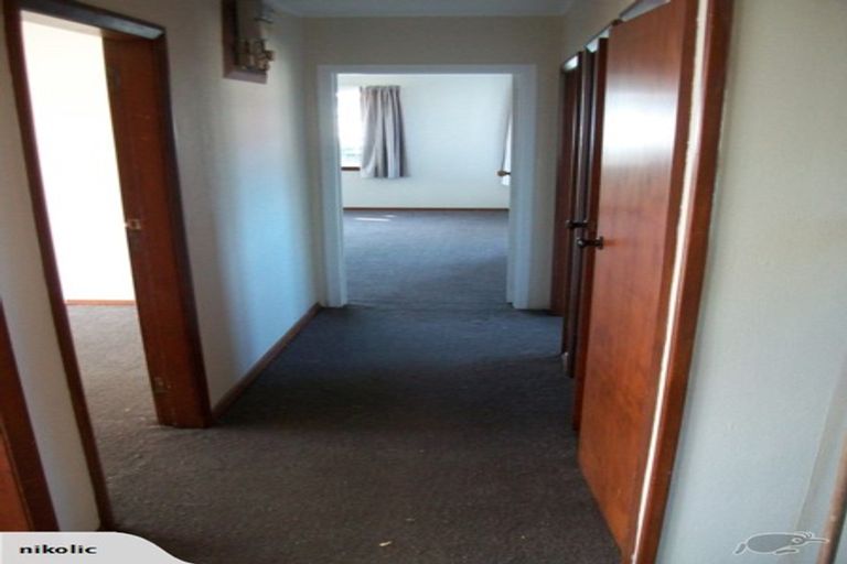 Photo of property in 6 Dickson Crescent, Hornby, Christchurch, 8042