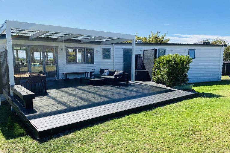 Photo of property in 560 Beach Road, Rothesay Bay, Auckland, 0630