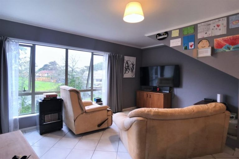 Photo of property in The Haven, 5/120 Beach Haven Road, Beach Haven, Auckland, 0626