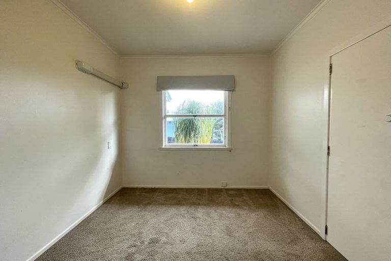 Photo of property in 2/17 Spencer Terrace, Hauraki, Auckland, 0622