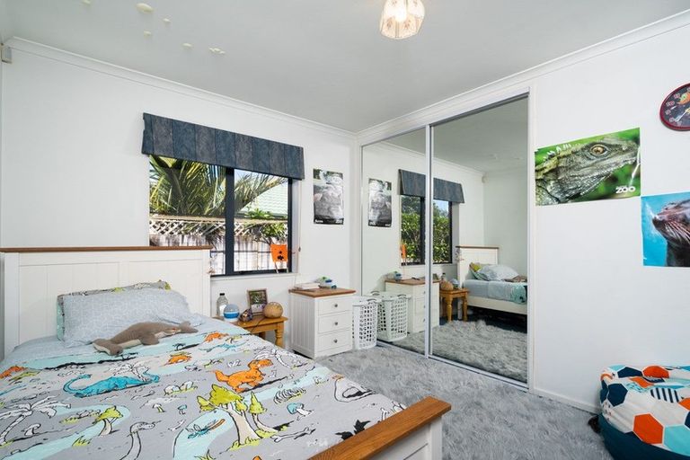 Photo of property in 47 Ruze Vida Drive, Massey, Auckland, 0614