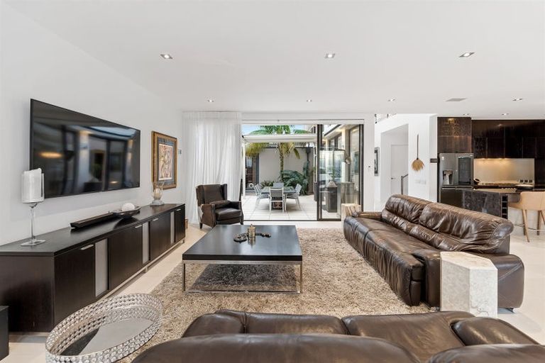 Photo of property in 36 Rue D' Amarres, Gulf Harbour, Whangaparaoa, 0930