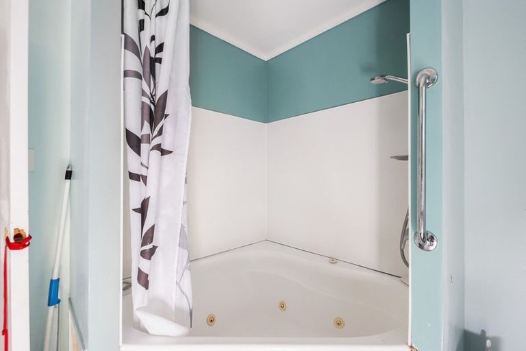 Photo of property in 218 Balmoral Drive, Tokoroa, 3420