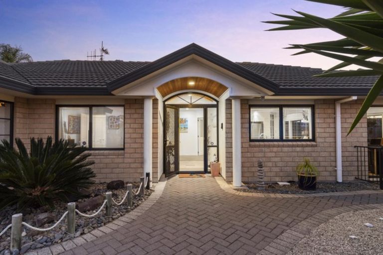 Photo of property in 35 Ocean Crest, Papamoa Beach, Papamoa, 3118