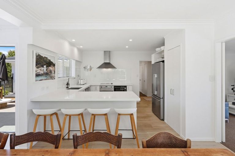 Photo of property in 46 Luton Avenue, Sunnyhills, Auckland, 2010