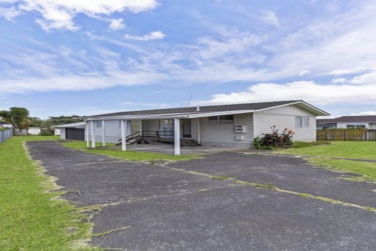 Photo of property in 307 Roscommon Road, Clendon Park, Auckland, 2103