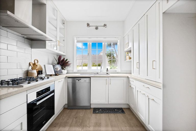 Photo of property in 203 Hurstmere Road, Takapuna, Auckland, 0622