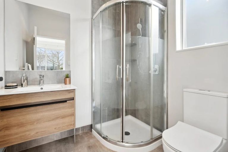 Photo of property in 4 Swamp Kauri Grove, Papakura, 2110