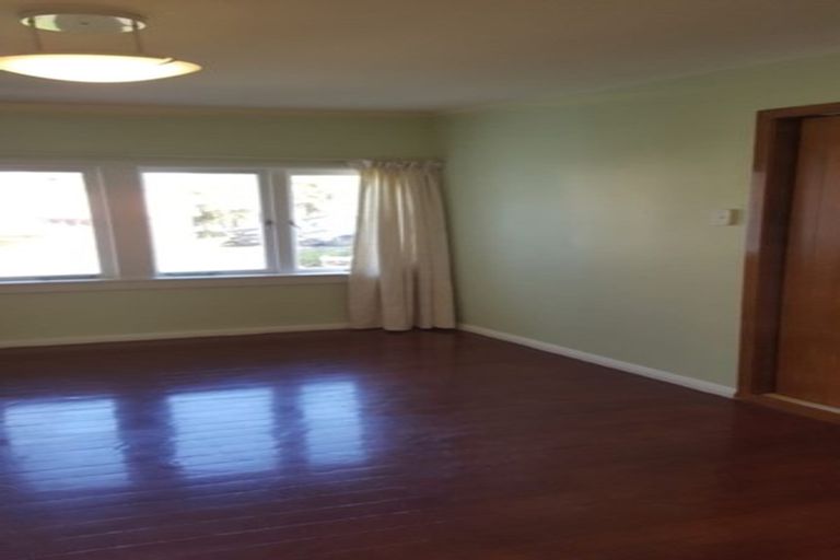 Photo of property in 14 Kokiri Street, Te Atatu South, Auckland, 0610