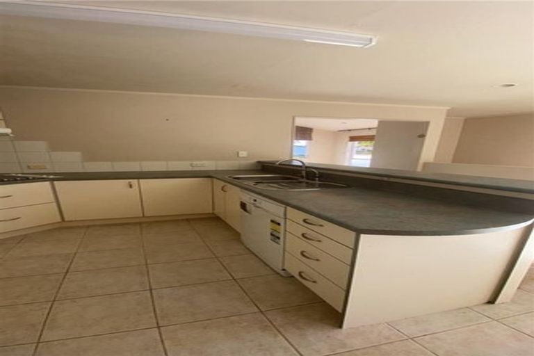 Photo of property in 4 Rimu Rise, Albany, Auckland, 0632