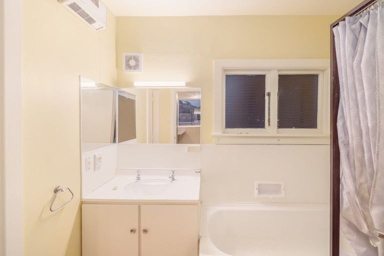 Photo of property in 61 Mount Pleasant Road, Mount Pleasant, Christchurch, 8081