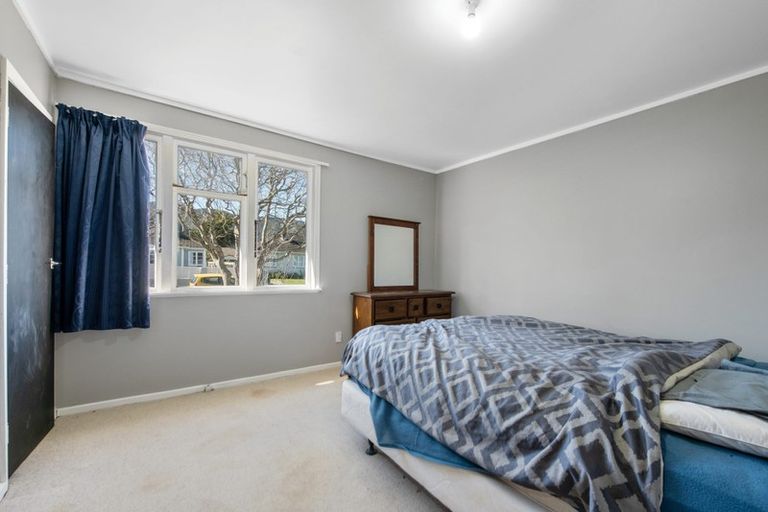 Photo of property in 43 Chapman Crescent, Naenae, Lower Hutt, 5011