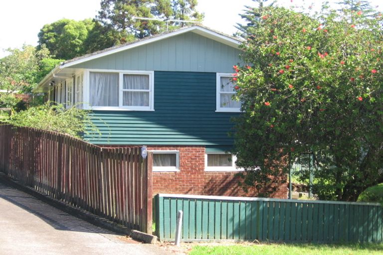 Photo of property in 16 Havelle Avenue, Titirangi, Auckland, 0604