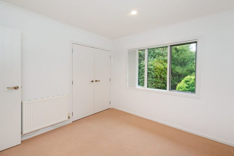 Photo of property in 35 Oram Drive, Turitea, Palmerston North, 4472