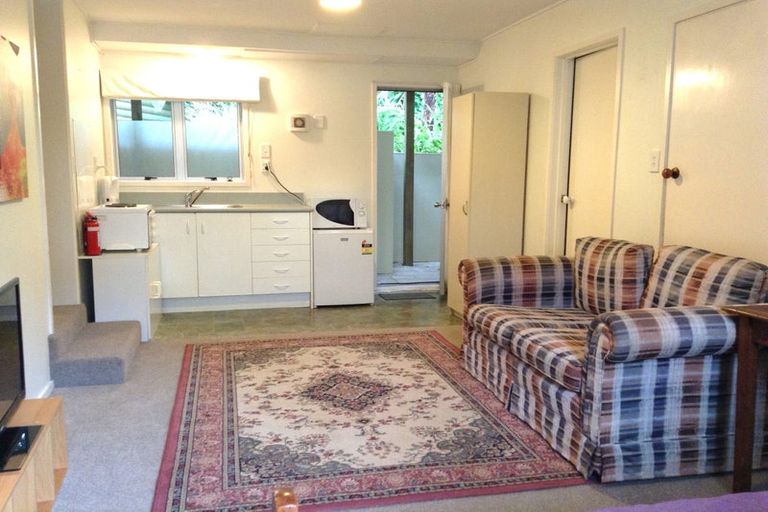 Photo of property in 1/3 Pohutukawa Avenue, Shelly Park, Auckland, 2014