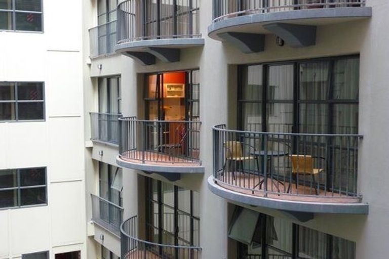 Photo of property in Atrium Apartments, 3g/154 The Terrace, Wellington Central, Wellington, 6011