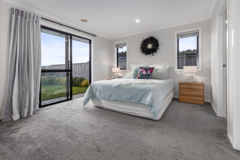 Photo of property in 19 Schooner Drive, Whitby, Porirua, 5024