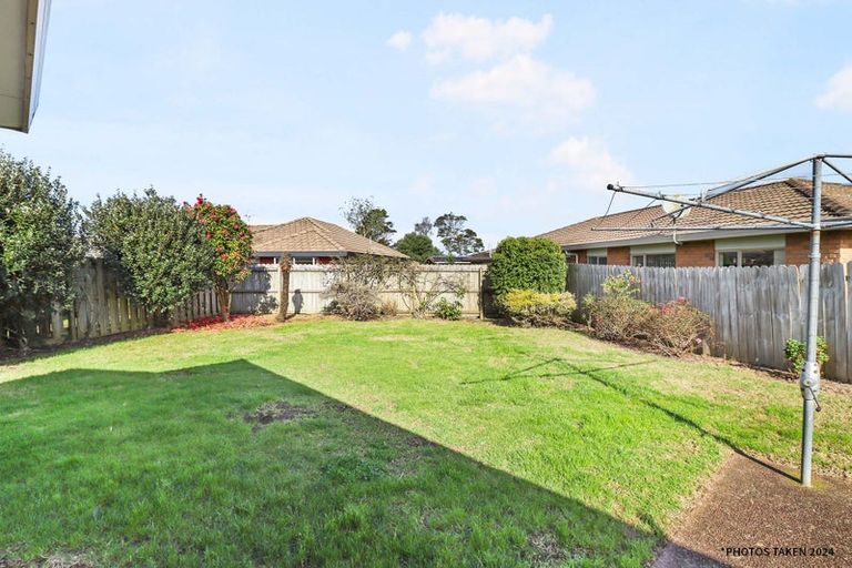 Photo of property in 21 Martin Jugum Lane, Ranui, Auckland, 0612