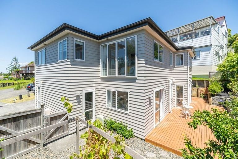 Photo of property in 152a Weatherly Road, Torbay, Auckland, 0630