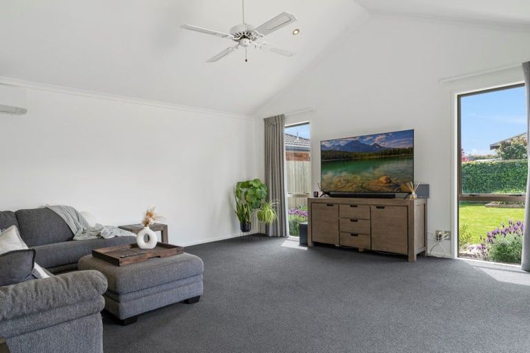 Photo of property in 6 Ohope Place, Papamoa Beach, Papamoa, 3118