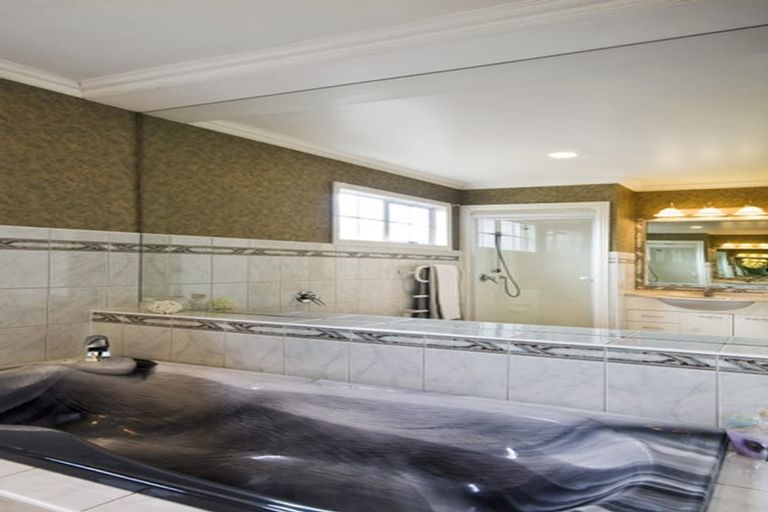 Photo of property in 20 Manor Park, Sunnyhills, Auckland, 2010