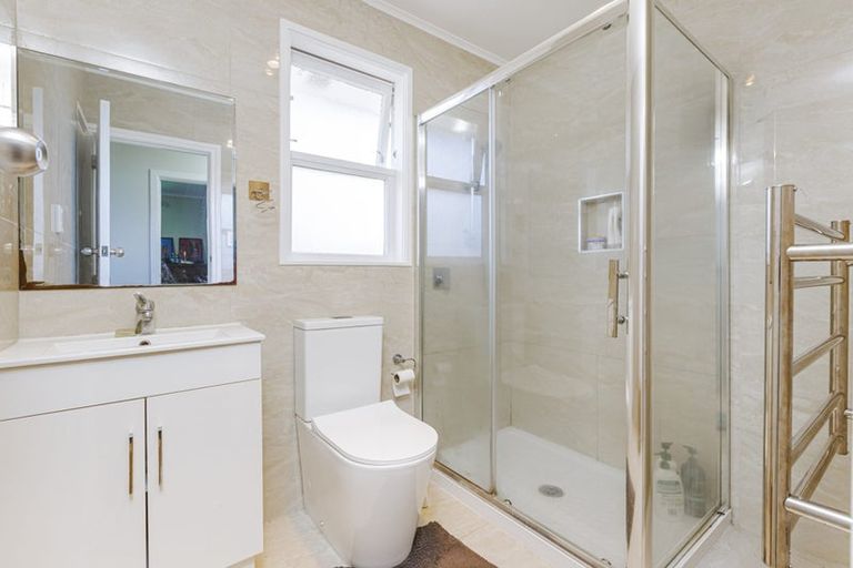 Photo of property in 1/56 Greenhaven Avenue, Opaheke, Papakura, 2113