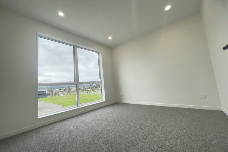 Photo of property in 6 Yellow Pear Lane, Karaka, 2578