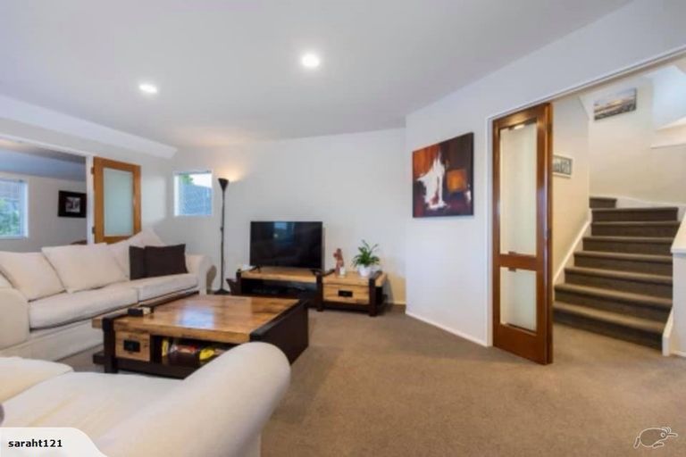 Photo of property in 4 Ellangowan Road, Waiake, Auckland, 0630