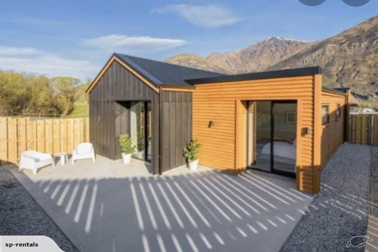 Photo of property in 9 Huxley Place, Lake Hayes, Queenstown, 9304