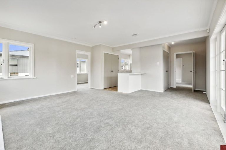 Photo of property in 68 Clevedon Road, Papakura, 2110