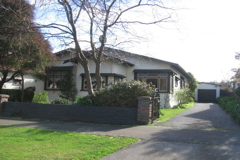 Photo of property in 37 Saint Johns Avenue, Palmerston North, 4414