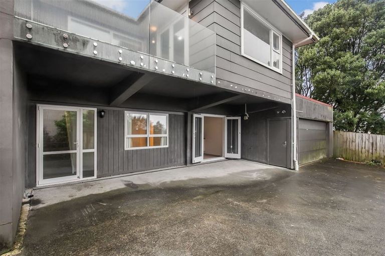 Photo of property in 561c Glenfield Road, Glenfield, Auckland, 0629