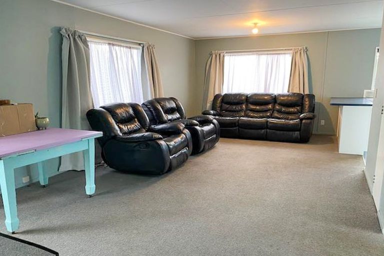 Photo of property in 16 Tasman Crescent, Carterton, 5713